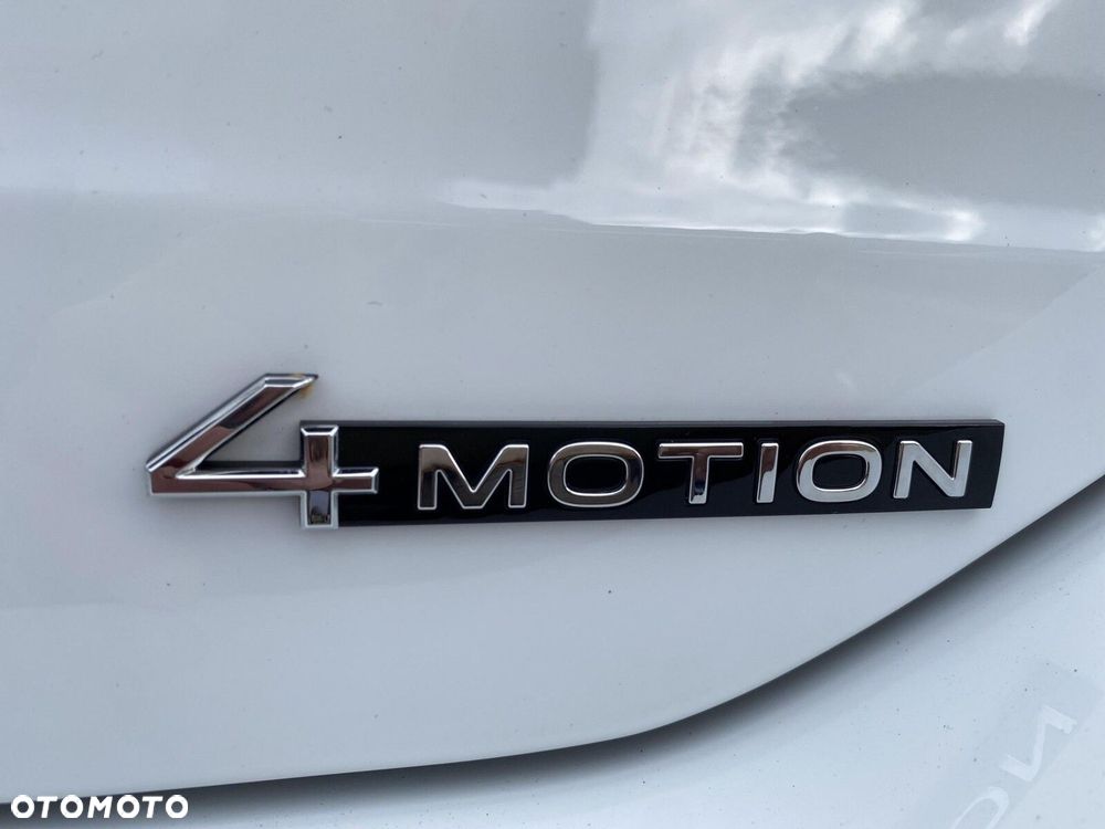 Volkswagen Passat Variant 2.0 TDI SCR 4Mot Elegance DSG - 38