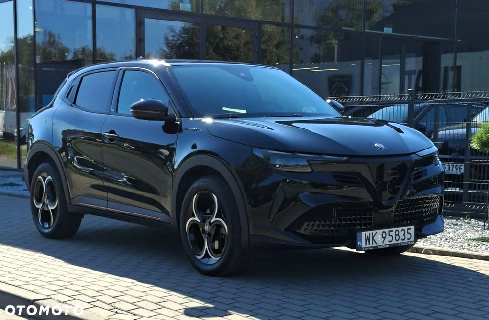 Alfa Romeo Junior 1.2 mHEV Ibrida Speciale eDCT - 1