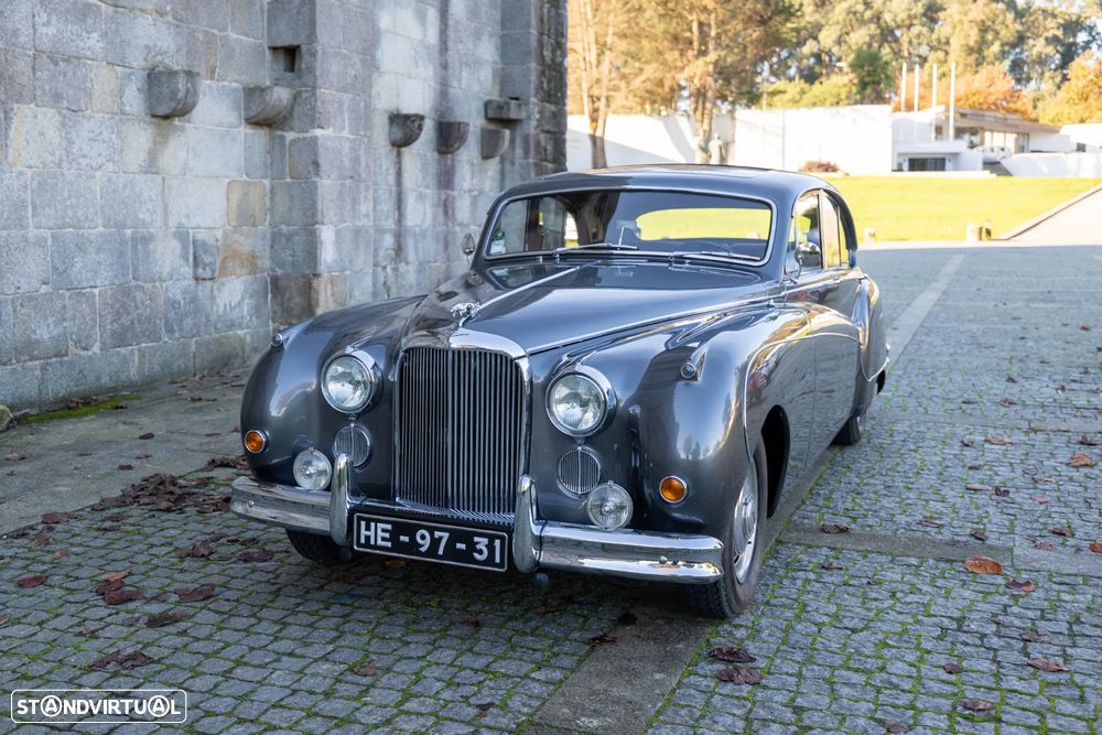 Jaguar MK IX - 18