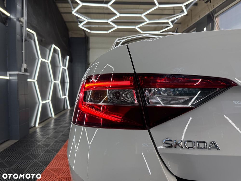 Skoda Superb 2.0 TDI Ambition - 10