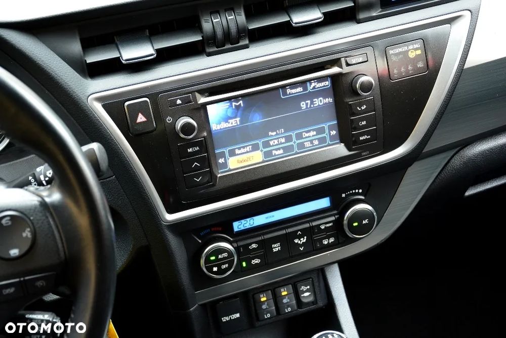 Toyota Auris 1.6 Premium Comfort - 9