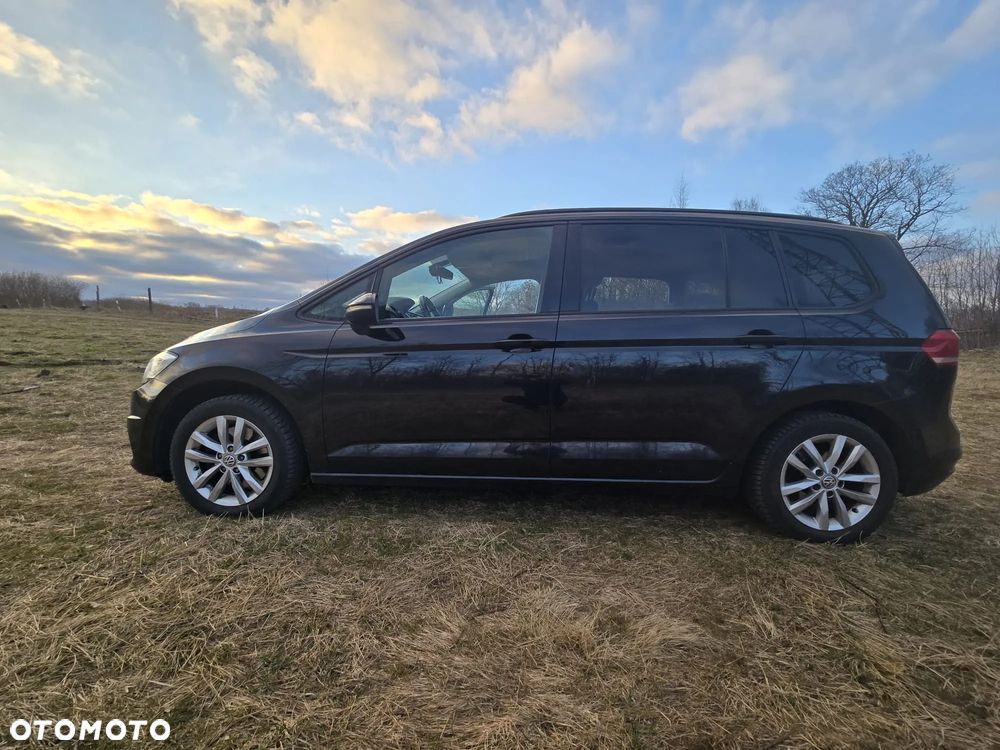 Volkswagen Touran 2.0 TDI BMT Comfortline - 10