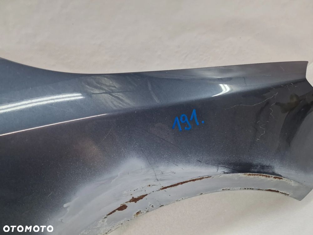 SKODA FABIA / ROOMSTER , LIFT 5J0 05-14 PRAWY BŁOTNIK PRZEDNI PRZÓD , NR 5J0821162 , NR AUKCJI BŁ191 - 6