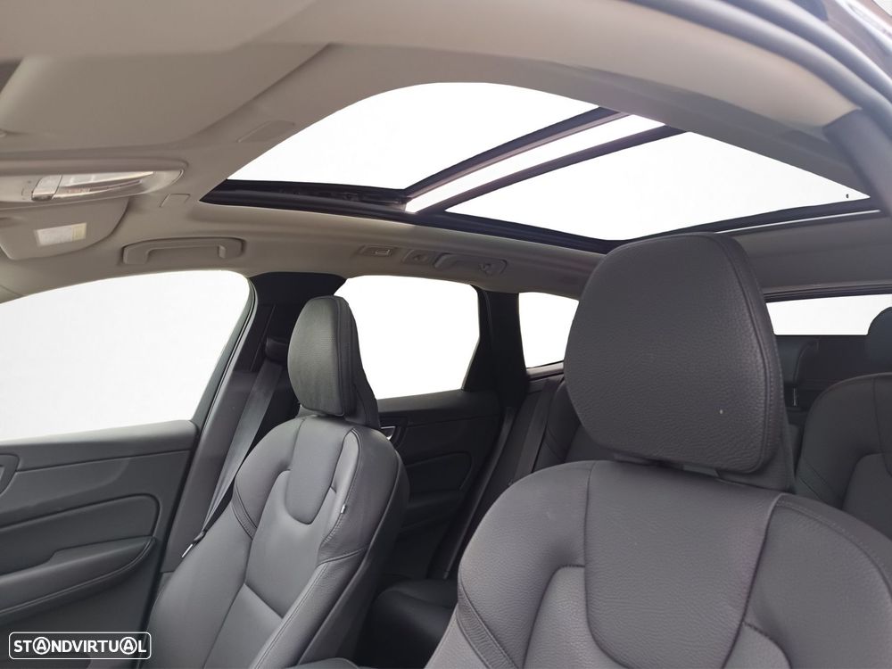 Volvo XC 60 2.0 T6 PHEV Plus Dark AWD - 33