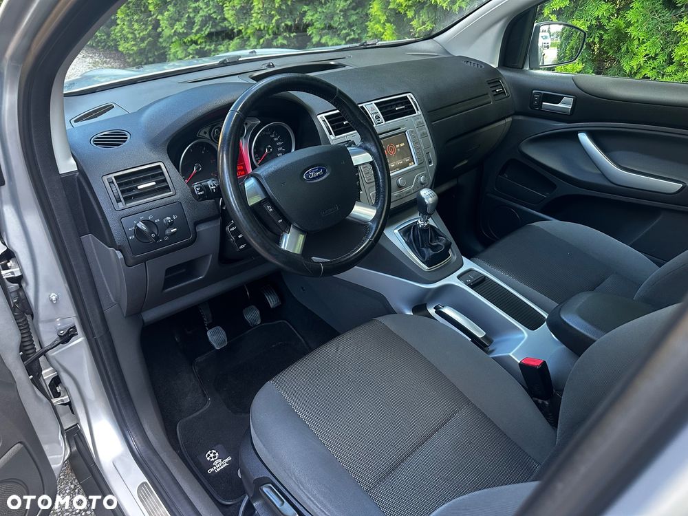 Ford Kuga - 21