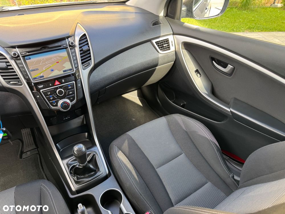 Hyundai i30 1.4 Premium - 24