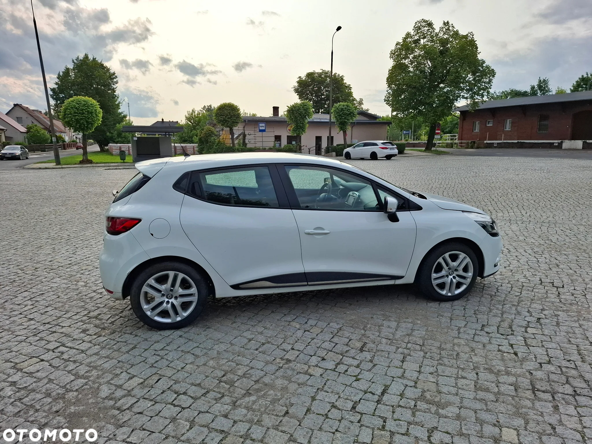 Renault Clio 1.5 dCi Energy Business EU6 - 10