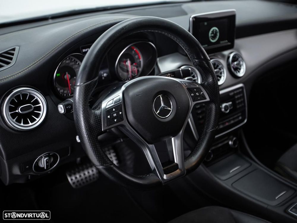 Mercedes-Benz CLA 220 - 16