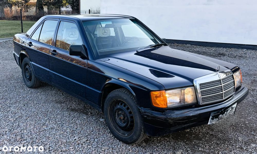 Mercedes-Benz W201 (190) - 4