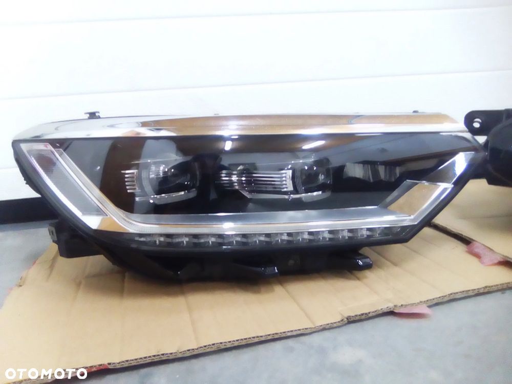Reflektor Lampa prawa  przód full led Vw Passat B8 2018r. 3G1 941 081 G,3G1 941 082 G - 2