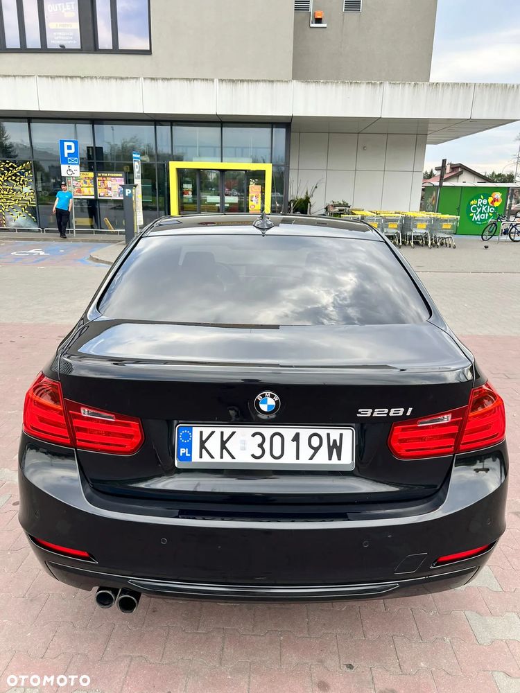 BMW Seria 3 328i Sport Line - 7