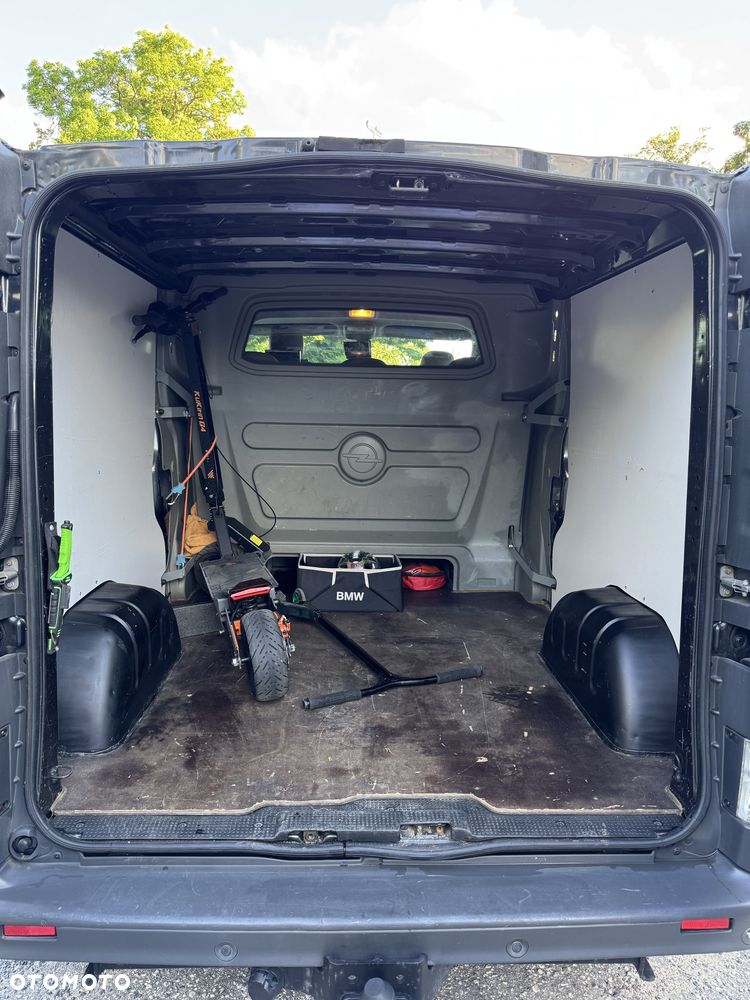 Opel Vivaro - 8