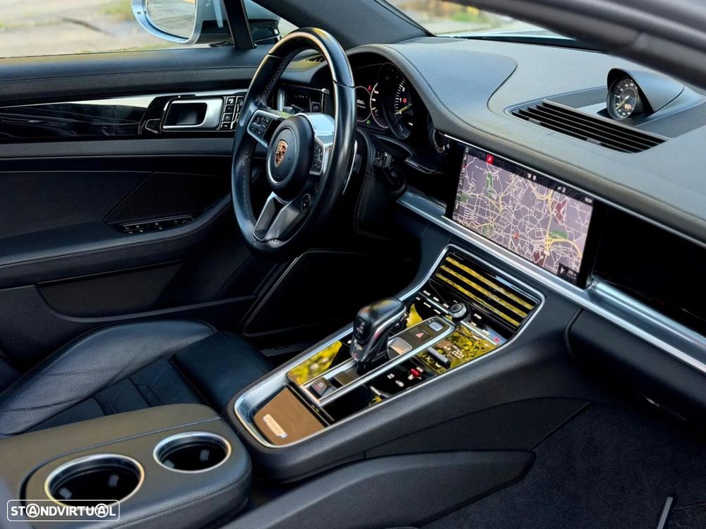 Porsche Panamera 4 E-Hybrid - 10