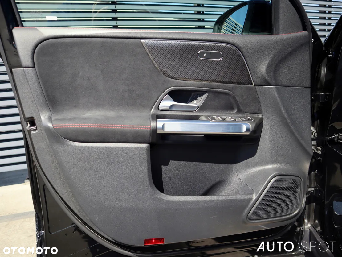 Mercedes-Benz GLB 250 4-Matic AMG Line 8G-DCT - 15