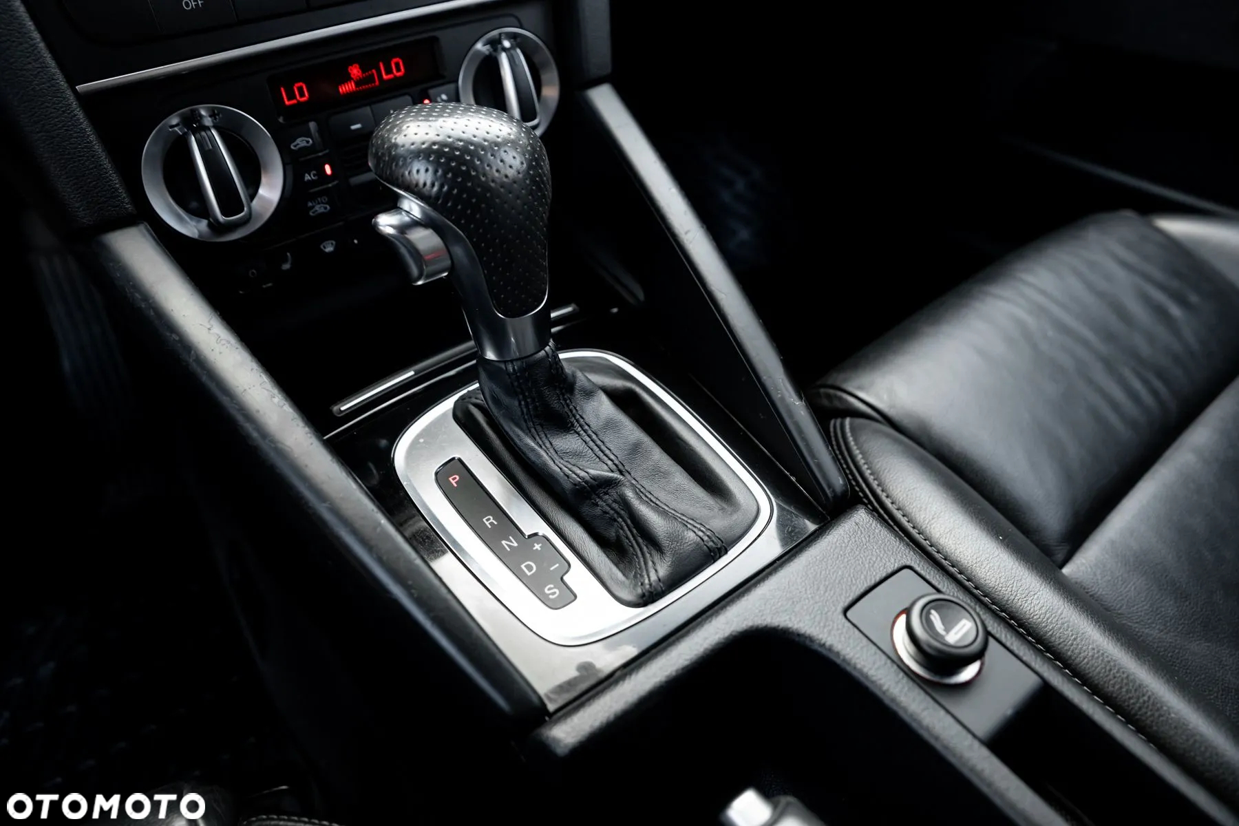 Audi A3 1.4 TFSI Ambiente S tronic - 28