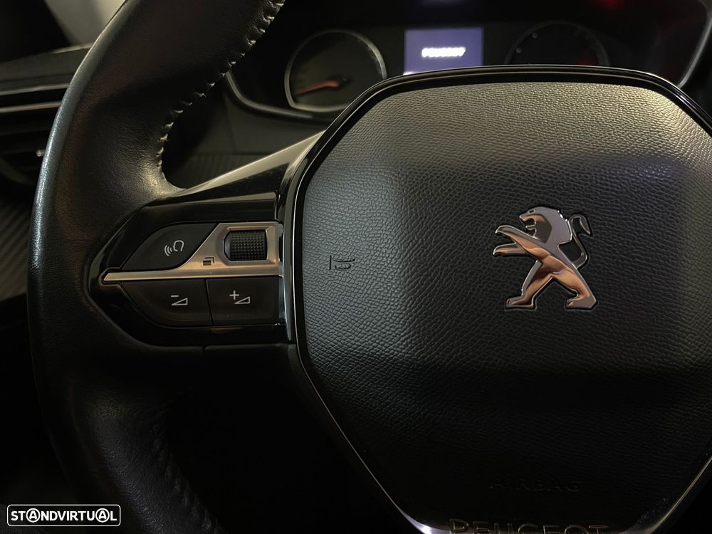 Peugeot 2008 1.5 BlueHDi Allure - 17