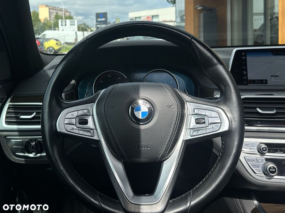 BMW Seria 7 - 22