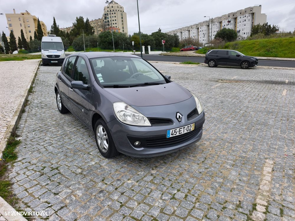 Renault Clio 1.2 16V Confort - 5