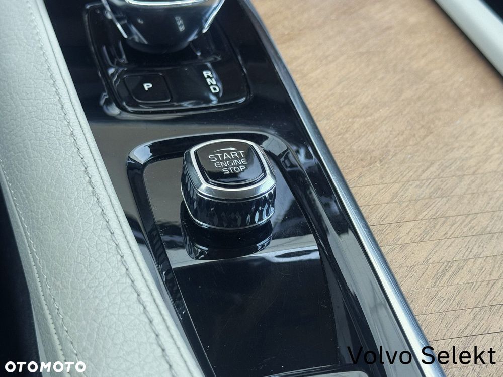 Volvo XC 90 - 23