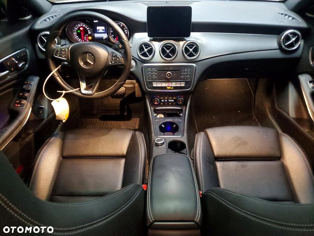 Mercedes-Benz CLA 250 4-Matic AMG Line - 8