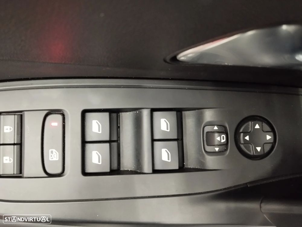 Peugeot 308 SW 1.2 PureTech Allure Pack EAT8 - 17