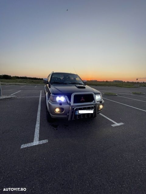 Mitsubishi Pajero - 25