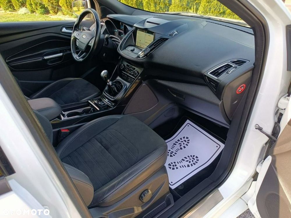 Ford Kuga 2.0 TDCi 2x4 ST-Line - 21