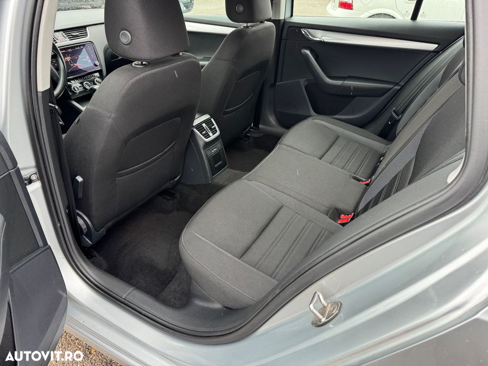 Skoda Octavia 2.0 TDI DSG Premium Edition - 33