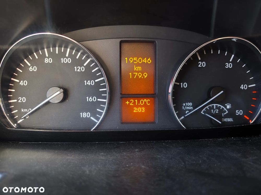 Mercedes-Benz SPRINTER - 8