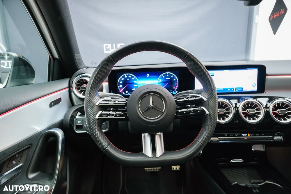 Mercedes-Benz A 180 7G-DCT AMG Line - 12