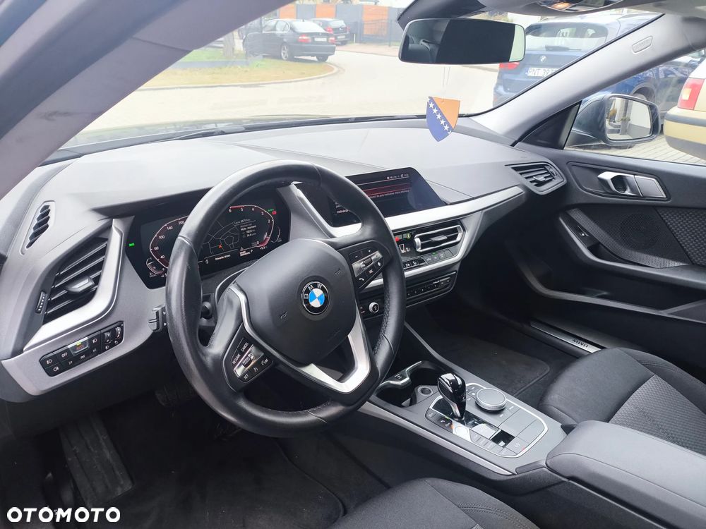 BMW Seria 2 216d - 24