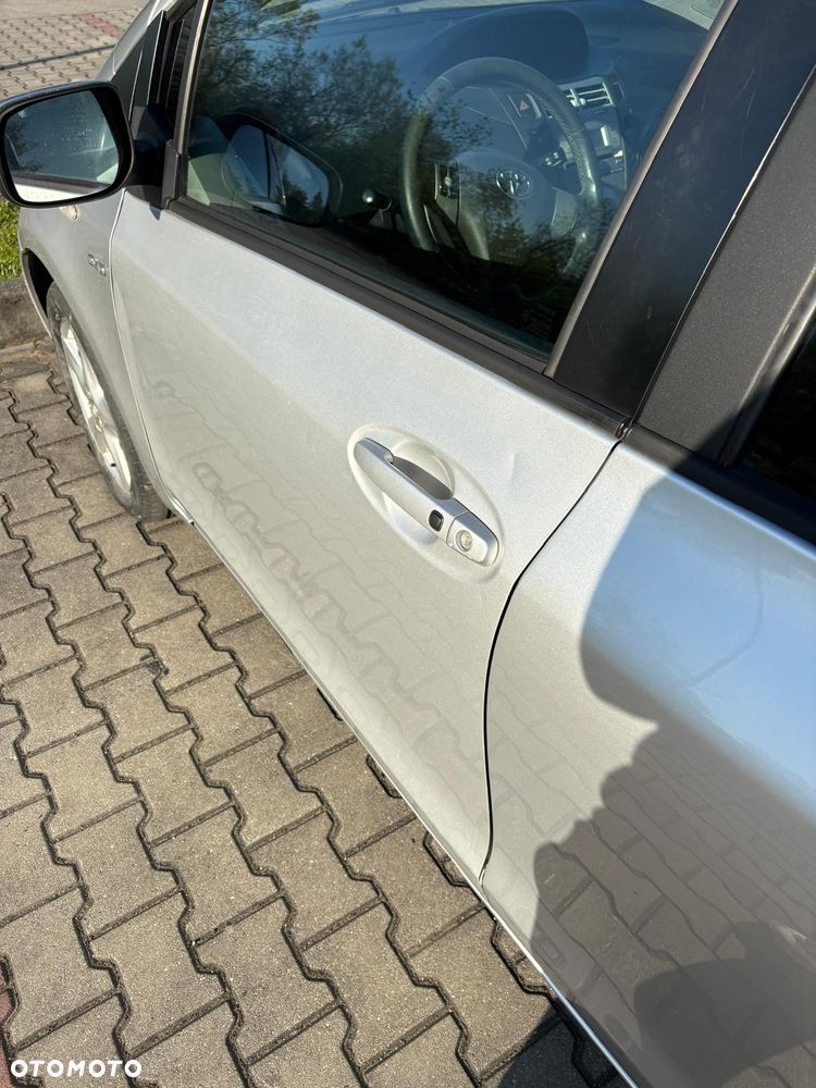 Toyota Yaris - 10