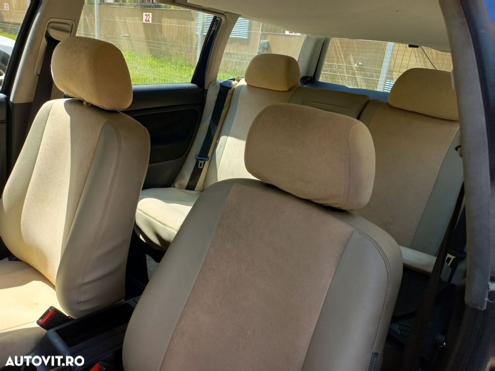 Volkswagen Passat 1.9TDI Highline - 7