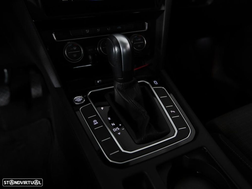 VW Passat 1.6 TDI Business DSG - 17