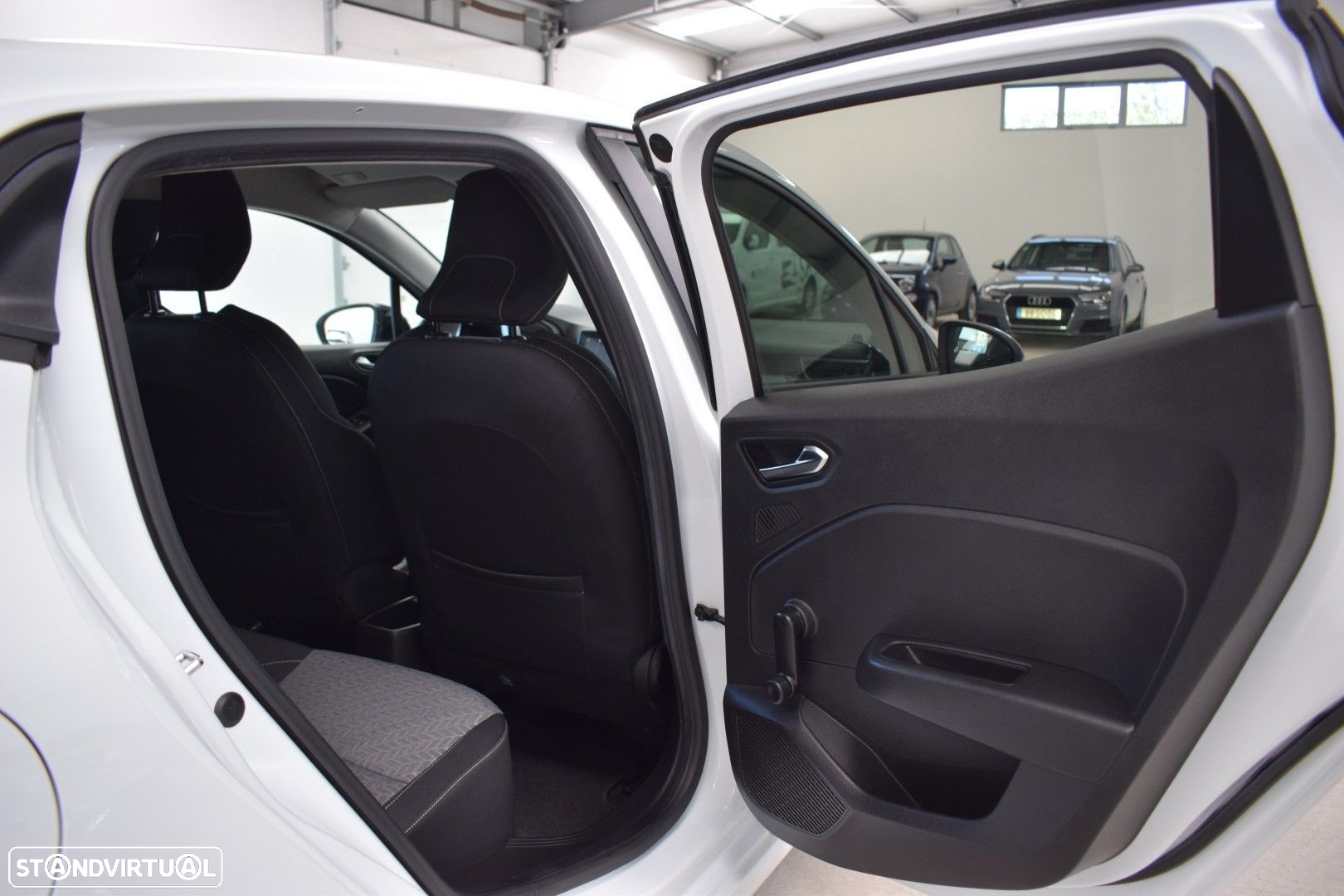 Renault Clio - 32