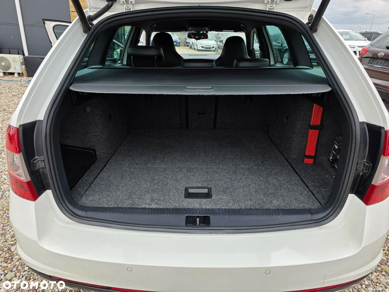 Skoda Octavia 2.0 TDI RS Challenge DSG - 38