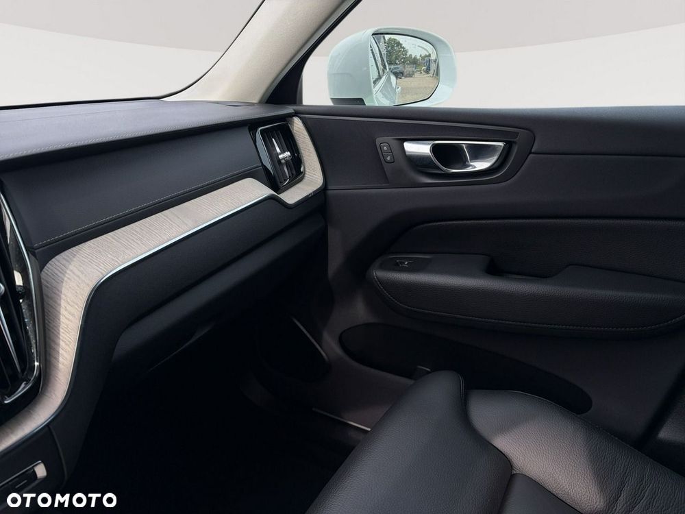Volvo XC 60 B4 B Inscription - 23