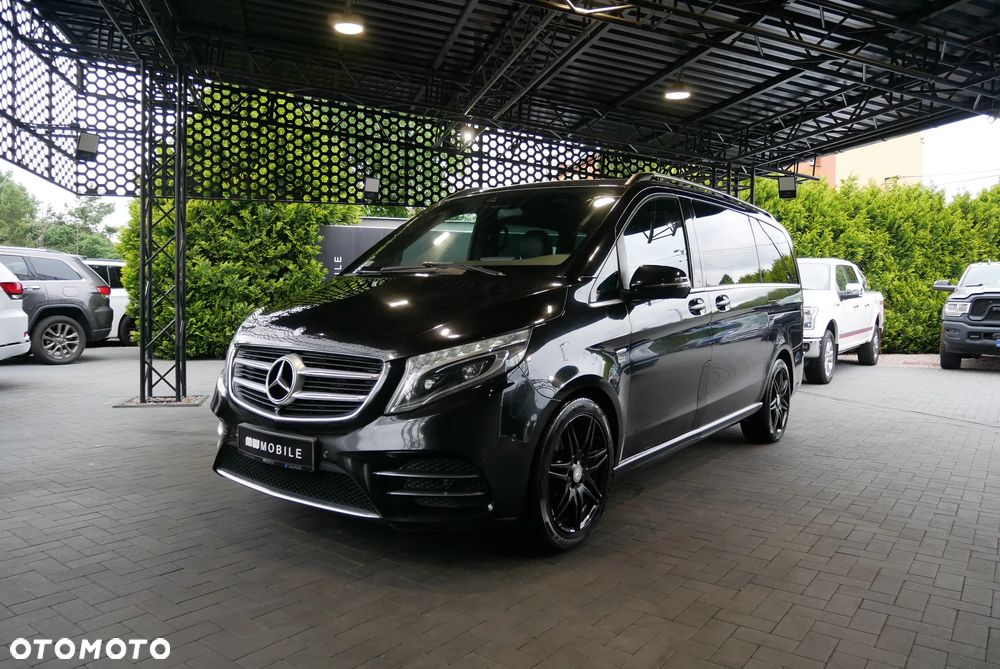 Mercedes-Benz Klasa V - 1