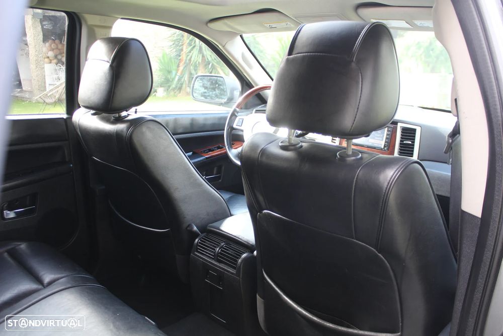 Jeep Grand Cherokee 3.0 CRD Auto Overland - 29