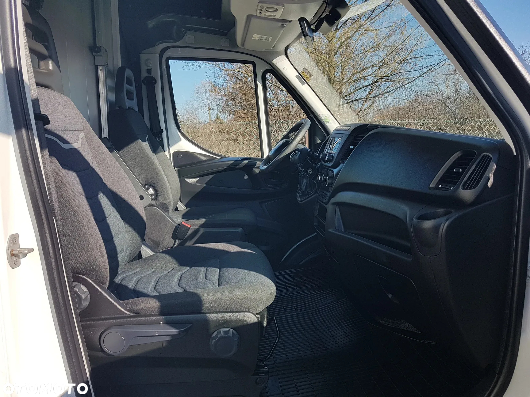 Iveco DAILY KONTENER NISKOPODŁOGOWY 4,43x2,23x2,42 SKLEP FOODTRUCK BAR KLIMA KONIOWÓZ KAMPER - 22
