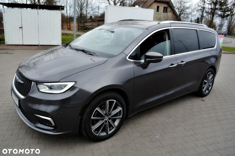 Chrysler Pacifica - 26