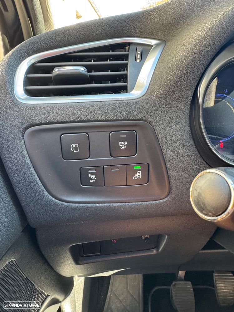 Citroën C4 2.0 HDi Exclusive J17 - 12