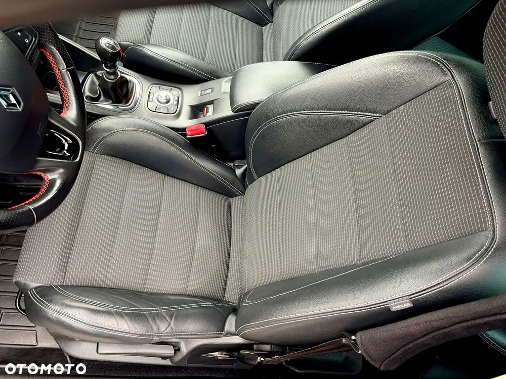 Renault Megane TCe 220 Start & Stop GT 220 - 30