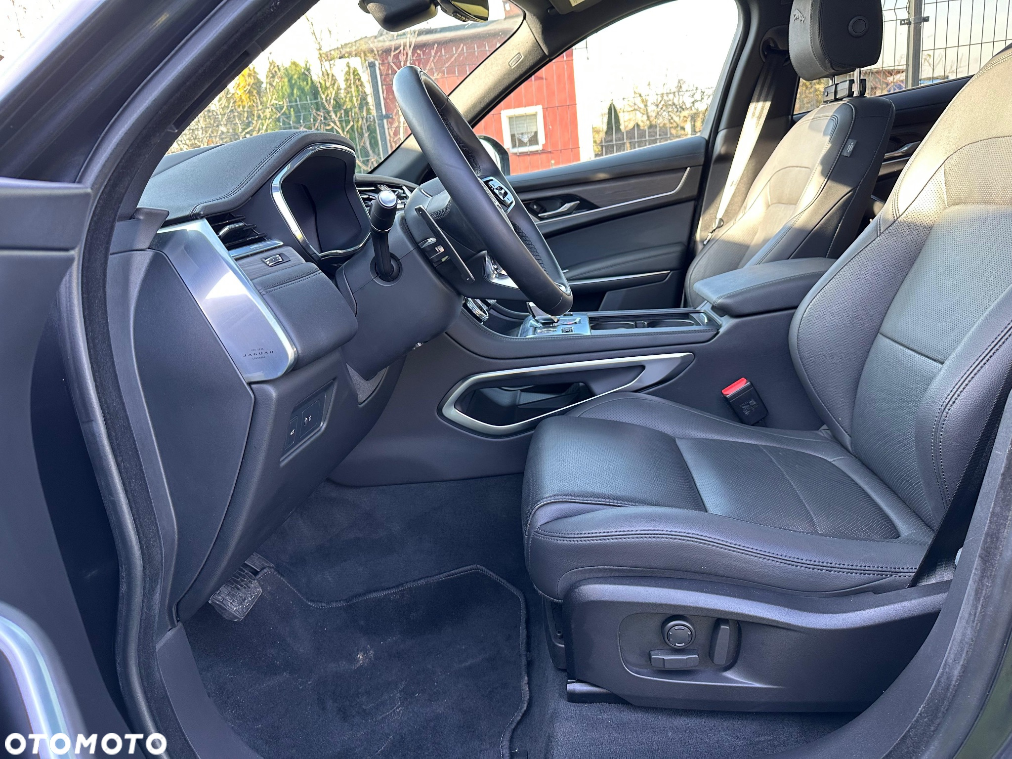 Jaguar F-Pace P250 AWD S - 11