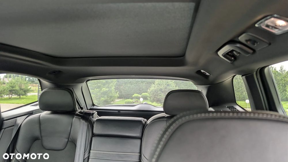 Volvo XC 60 T6 AWD R-Design - 9