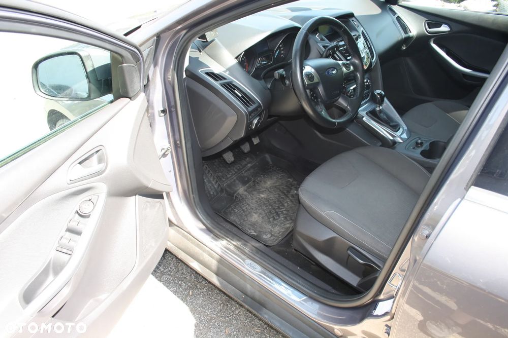 Ford Focus SW 1.6 EcoBoost S&S Titanium - 13