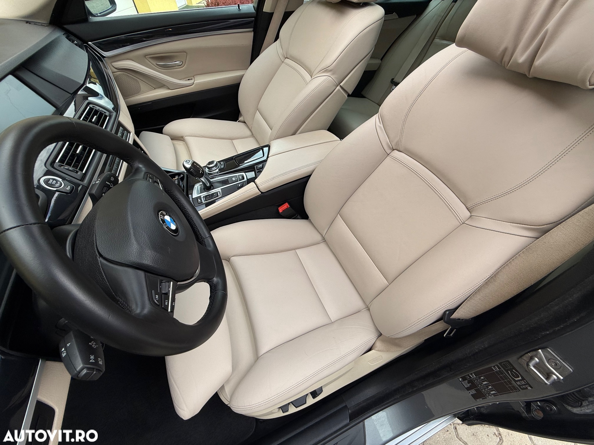 BMW Seria 5 525d Touring Aut. - 12