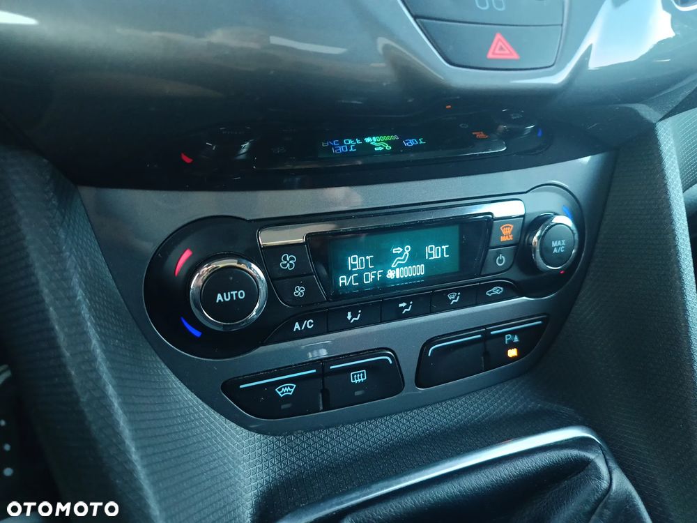 Ford Tourneo Connect Grand - 16