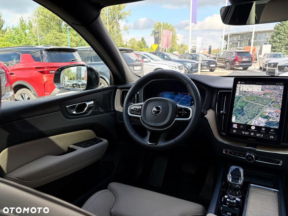 Volvo XC 60 B5 B AWD Plus Dark - 23