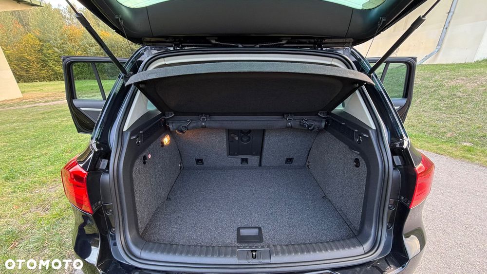 Volkswagen Tiguan - 12